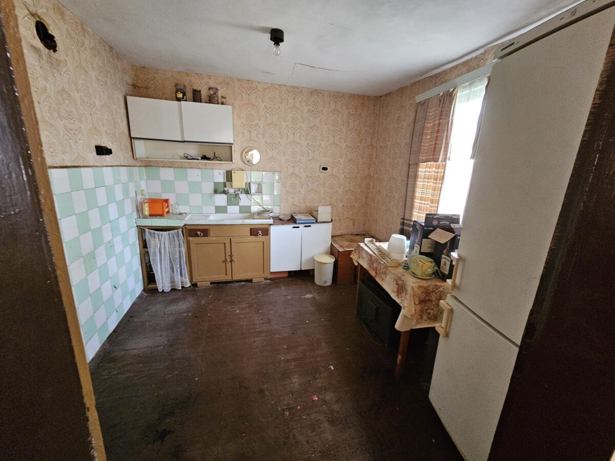 ПАРЦЕЛ С КЪЩА