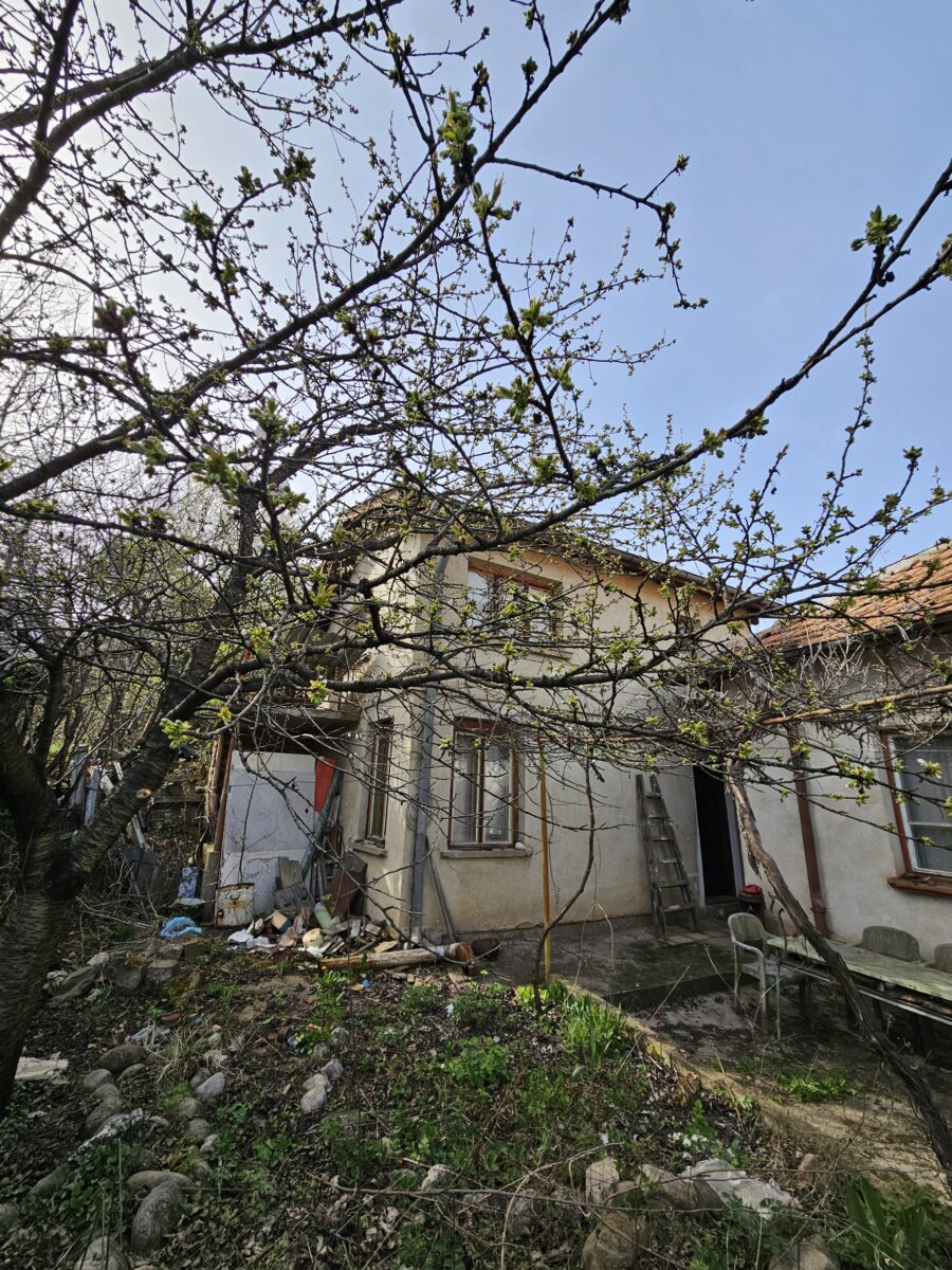 ПАРЦЕЛ С КЪЩА