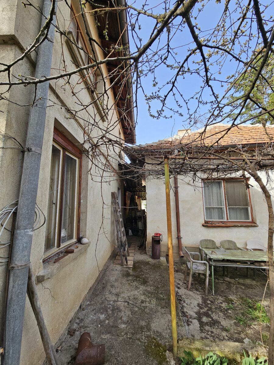 ПАРЦЕЛ С КЪЩА