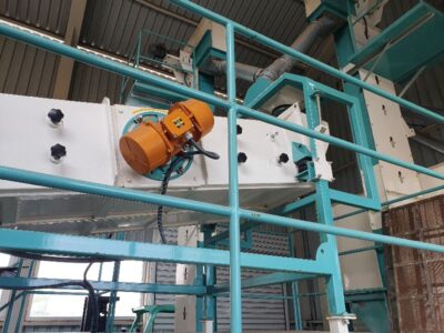 ТЕХНОЛОГИЧНА ЛИНИЯ ЗА ПОЧИСТВАНЕ, СОРТИРАНЕ И ПАКЕТИРАНЕ НА КОРИАНДЪР, ГРАДИНСКИ ФАСУЛ, БАКЛА И РЕЗЕНЕ