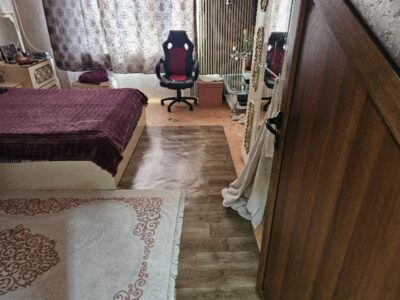 Къща с парцел