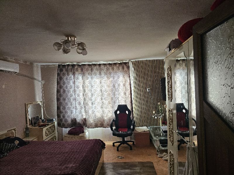 Къща с парцел