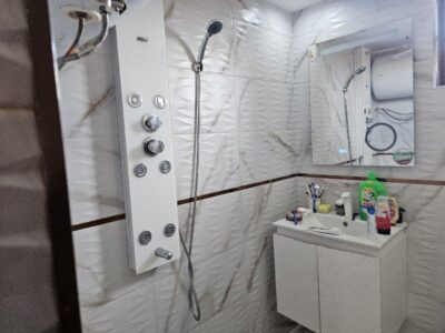 Къща с парцел